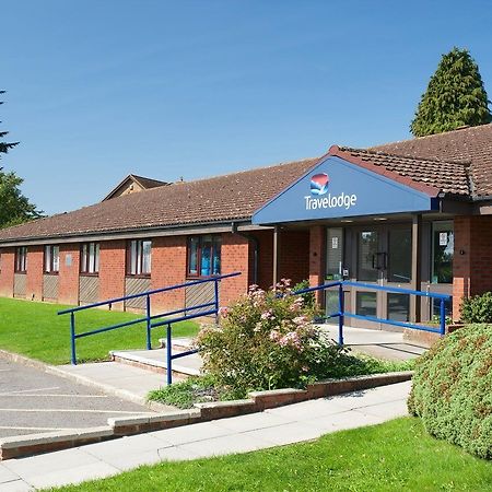 Travelodge Alton Four Marks Exterior photo