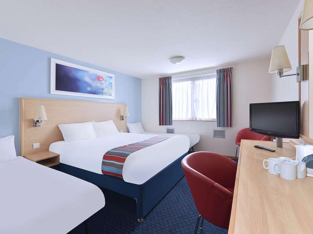 Travelodge Alton Four Marks Amenities photo