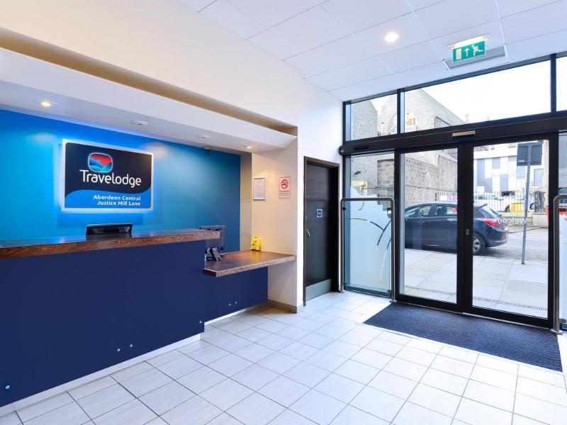 Travelodge Alton Four Marks Exterior photo