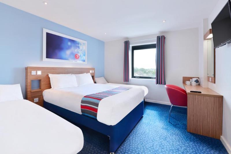 Travelodge Alton Four Marks Exterior photo