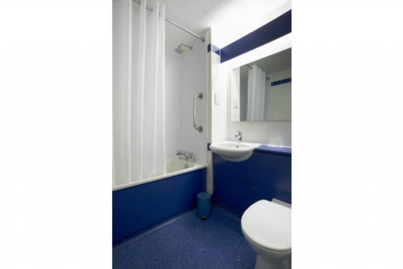 Travelodge Alton Four Marks Exterior photo