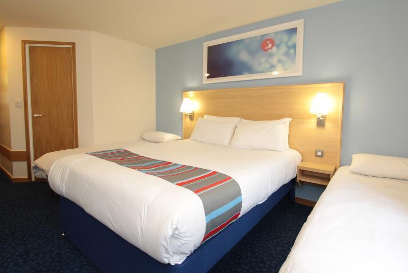 Travelodge Alton Four Marks Exterior photo