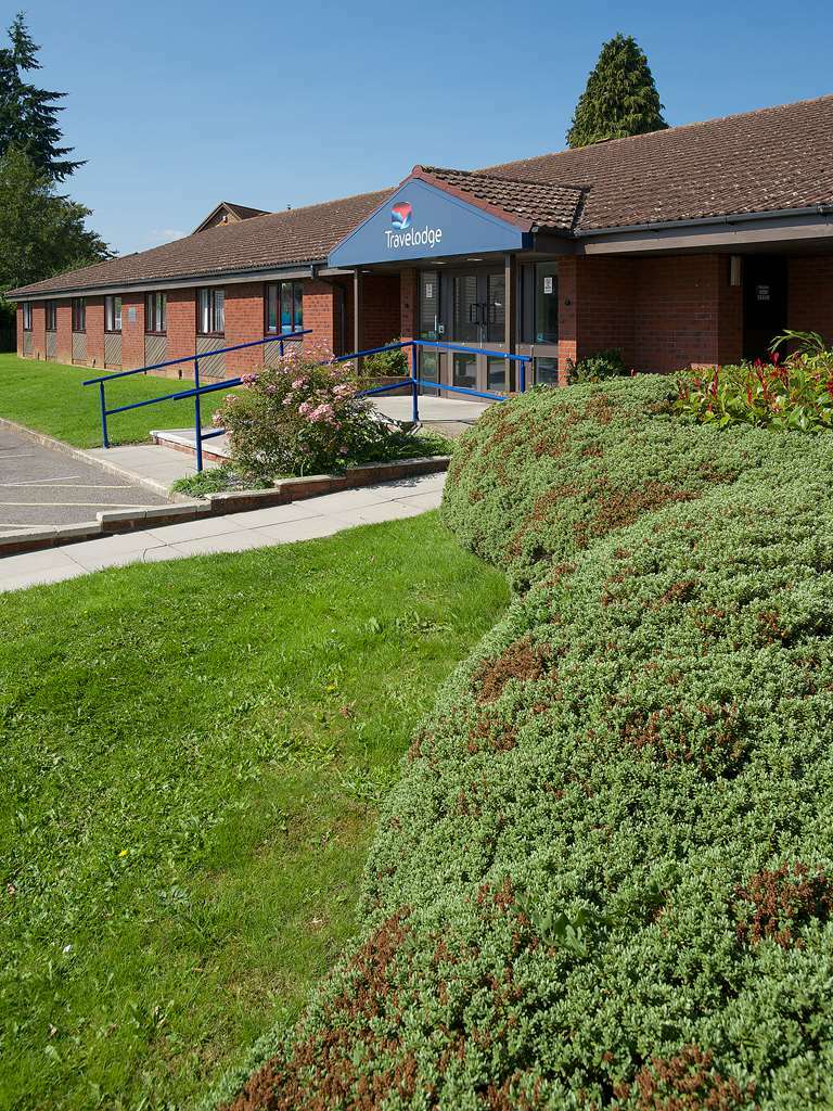Travelodge Alton Four Marks Exterior photo
