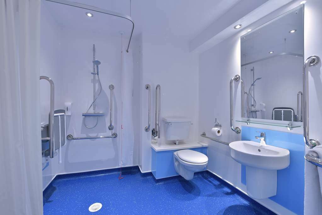 Travelodge Alton Four Marks Room photo