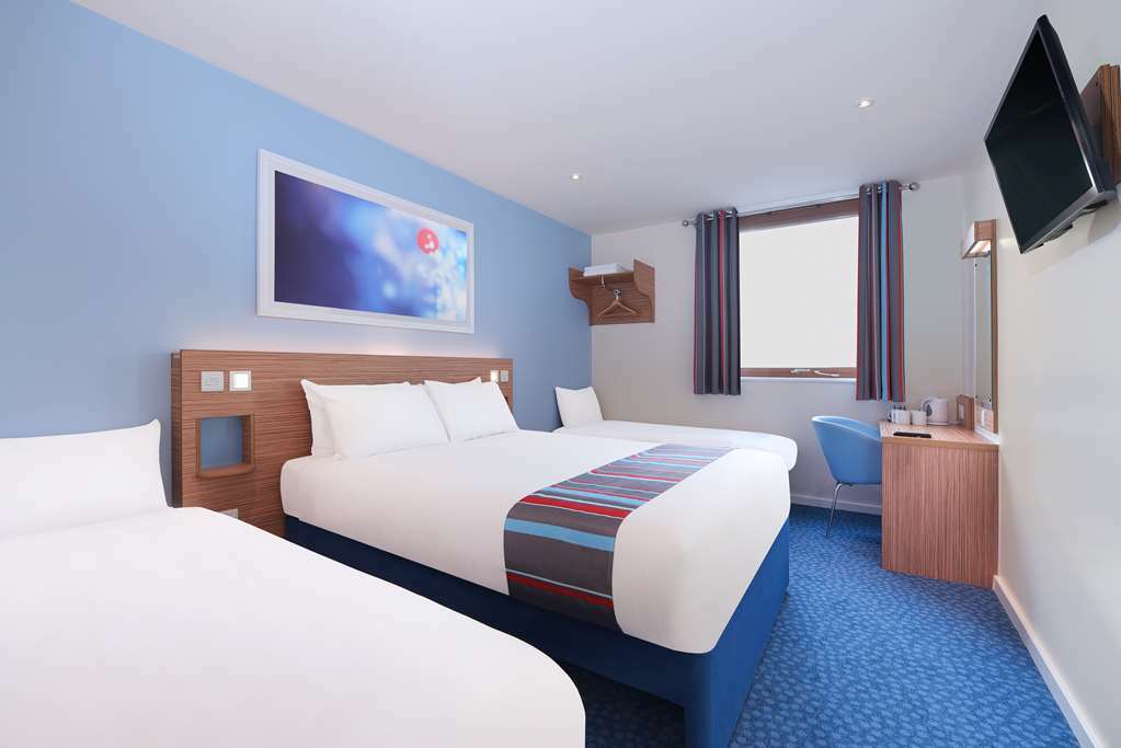 Travelodge Alton Four Marks Room photo
